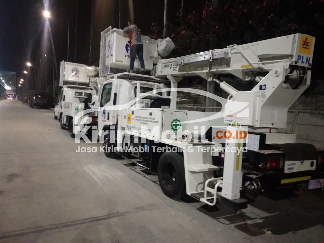 Jasa Pengiriman Mobil Antar Pulau terpercaya dari Jakarta. Ribuan unit terkirim via Car Towing, Car Carrier, Self Drive, & Kapal Roro dengan aman.